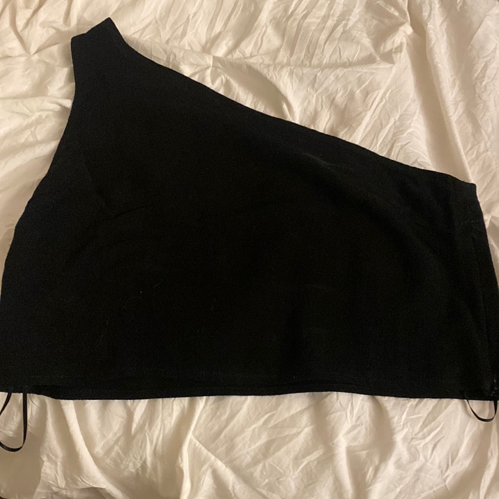 Kendall and Kylie one side off the shoulder top